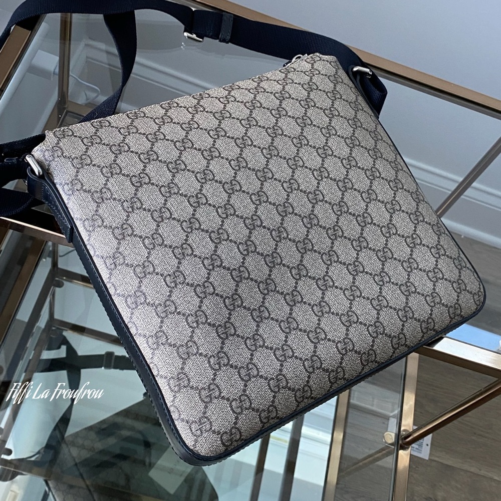 Gucci Beige and Black Signature Messenger Bag - Picture 6 of 11